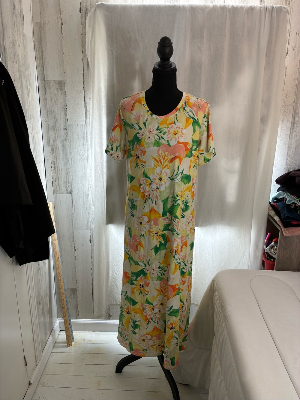 Denim&Co  Beach Floral Maxi Dress in Yellow, Green and Peach Sz LP
